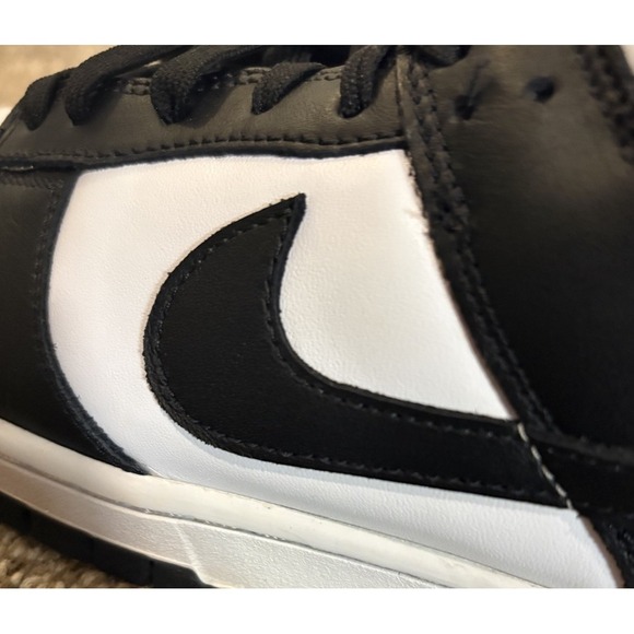 Nike Panda Dunk Low Top Size 10.5 Mens Black And White - Picture 7 of 11